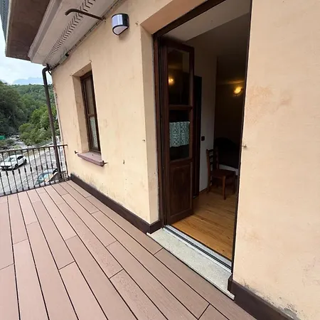 Rifugio Escursionistico Borgo 住宿加早餐酒店 阿切廖
